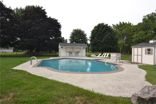 634 Gladys Drive, Bushkill Twp, PA 18064