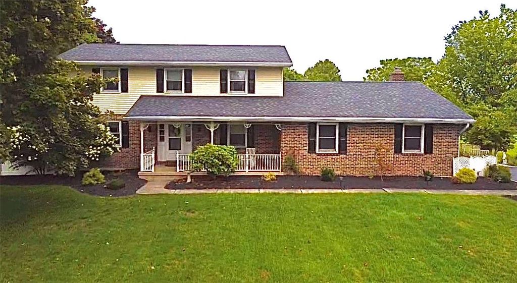 634 Gladys Drive, Bushkill Twp, PA 18064
