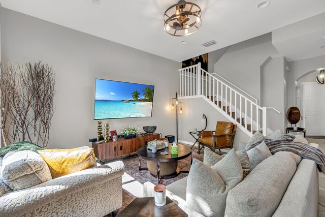 6407 Bella Circle 403, Boynton Beach, FL 33437