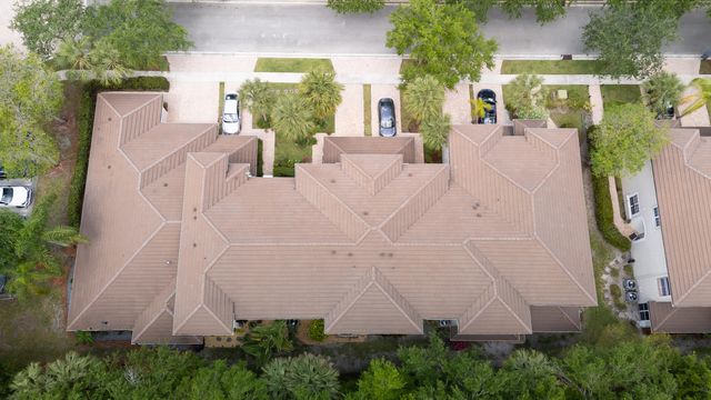 6407 Bella Circle 403, Boynton Beach, FL 33437