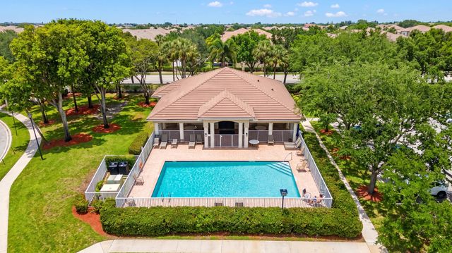 6407 Bella Circle 403, Boynton Beach, FL 33437