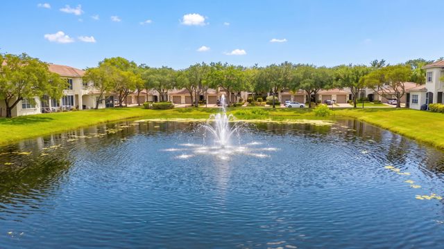 6407 Bella Circle 403, Boynton Beach, FL 33437