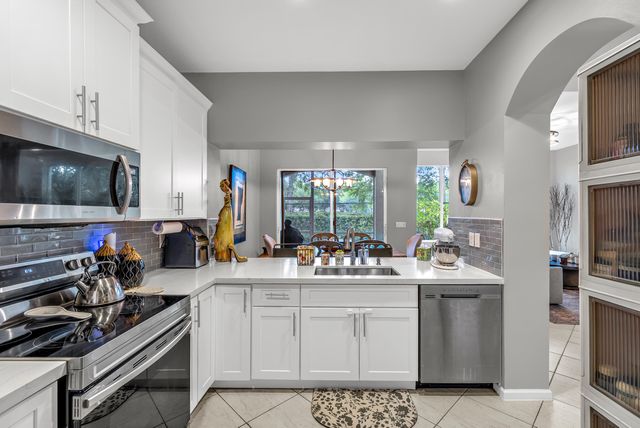 6407 Bella Circle 403, Boynton Beach, FL 33437