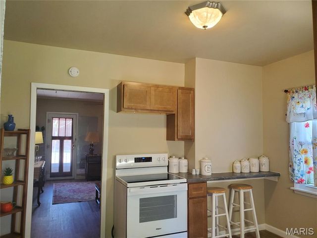 9966 South Road, Fairview Heights, IL 62208