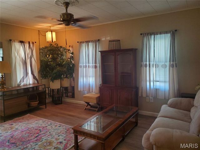 9966 South Road, Fairview Heights, IL 62208
