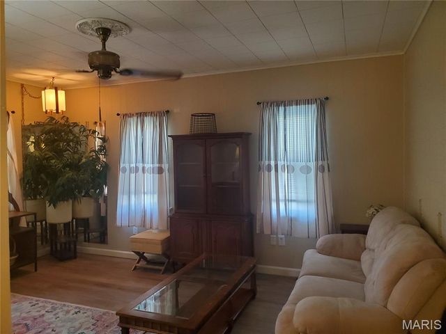 9966 South Road, Fairview Heights, IL 62208