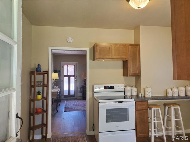 9966 South Road, Fairview Heights, IL 62208