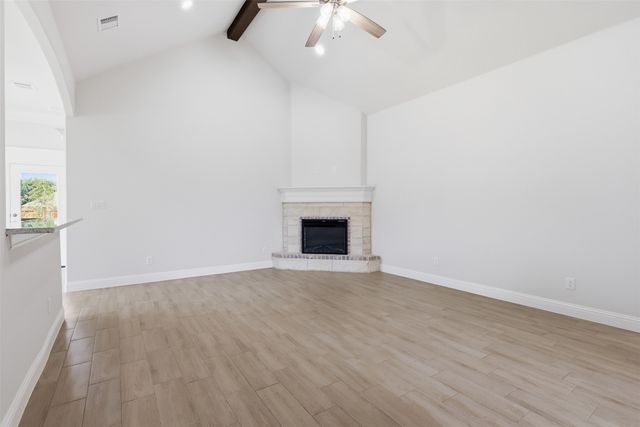 816 Haley Street, Springtown, TX 76082