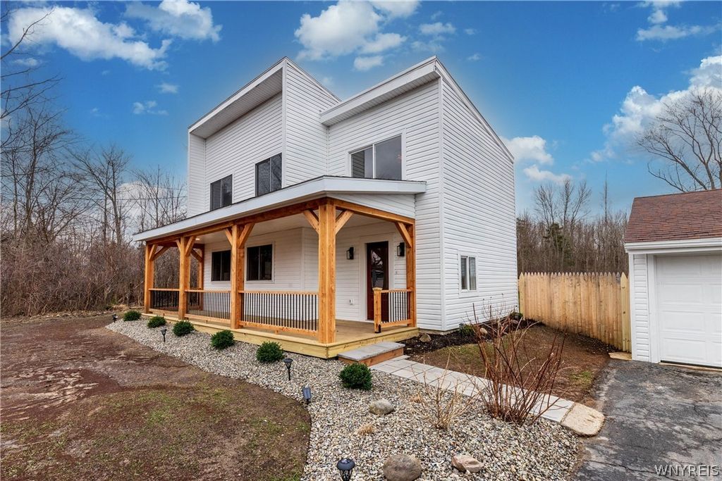 789 Lake Street, Evans, NY 14006