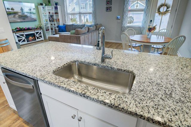 405 Oak View Way, Summerville, SC 29483