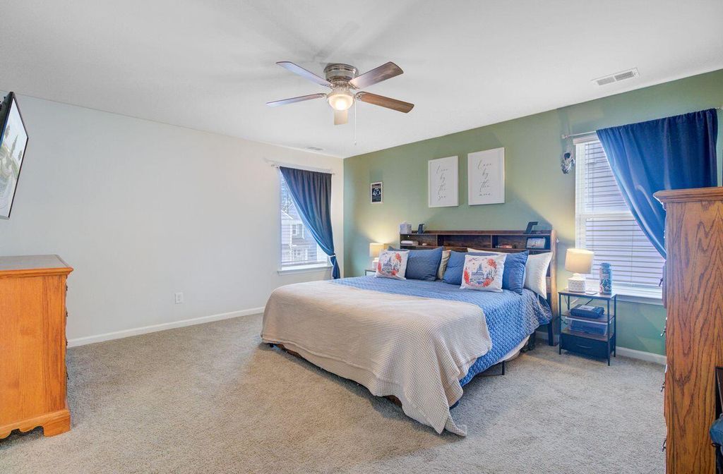 Image 19 of property listing at 405 Oak View Way, Summerville, SC 29483