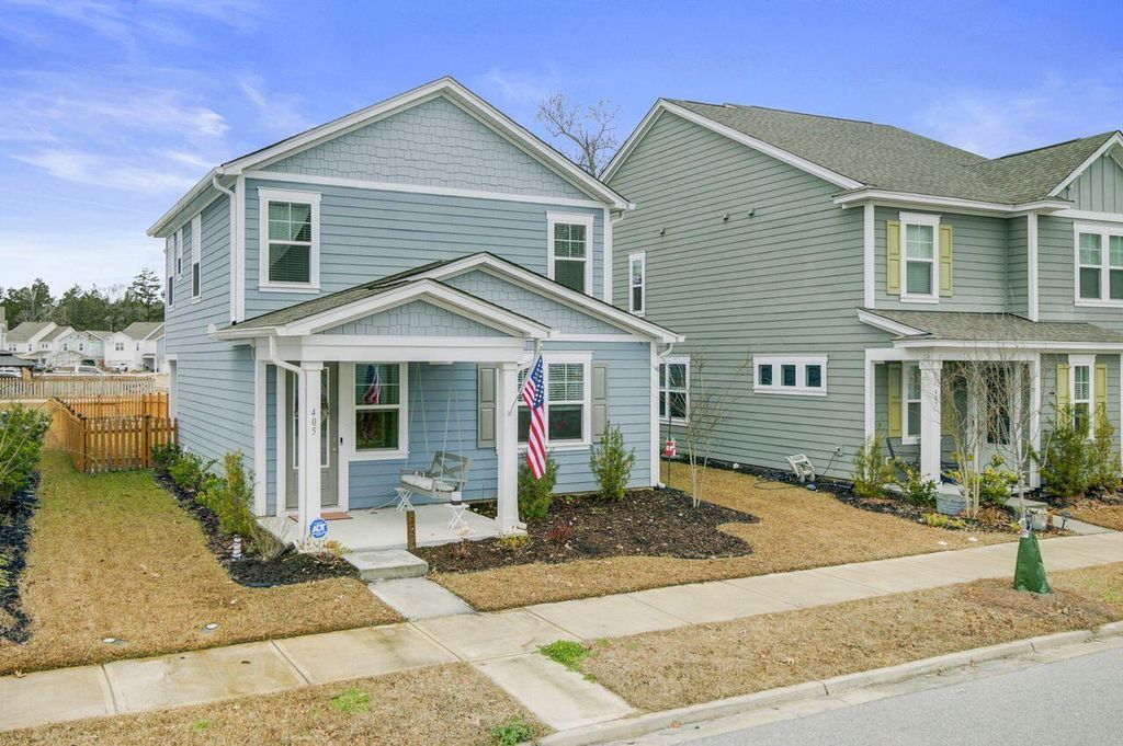 Image 2 of property listing at 405 Oak View Way, Summerville, SC 29483