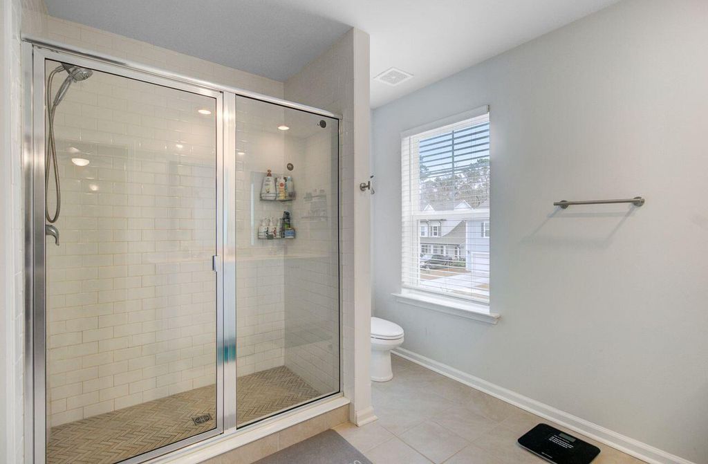 Image 23 of property listing at 405 Oak View Way, Summerville, SC 29483