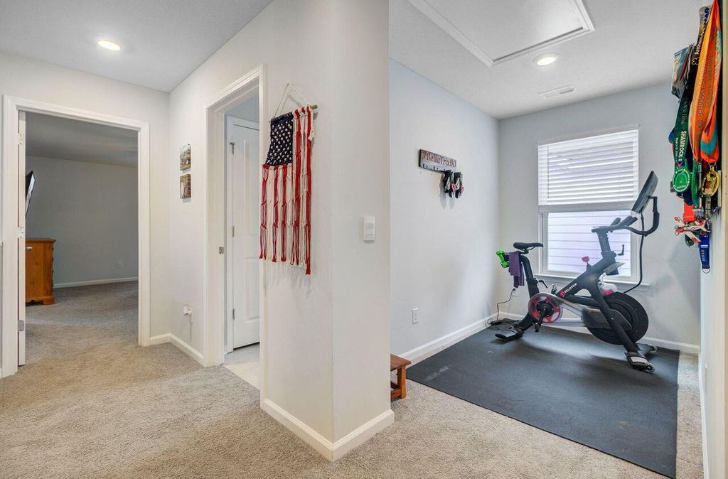 Image 25 of property listing at 405 Oak View Way, Summerville, SC 29483