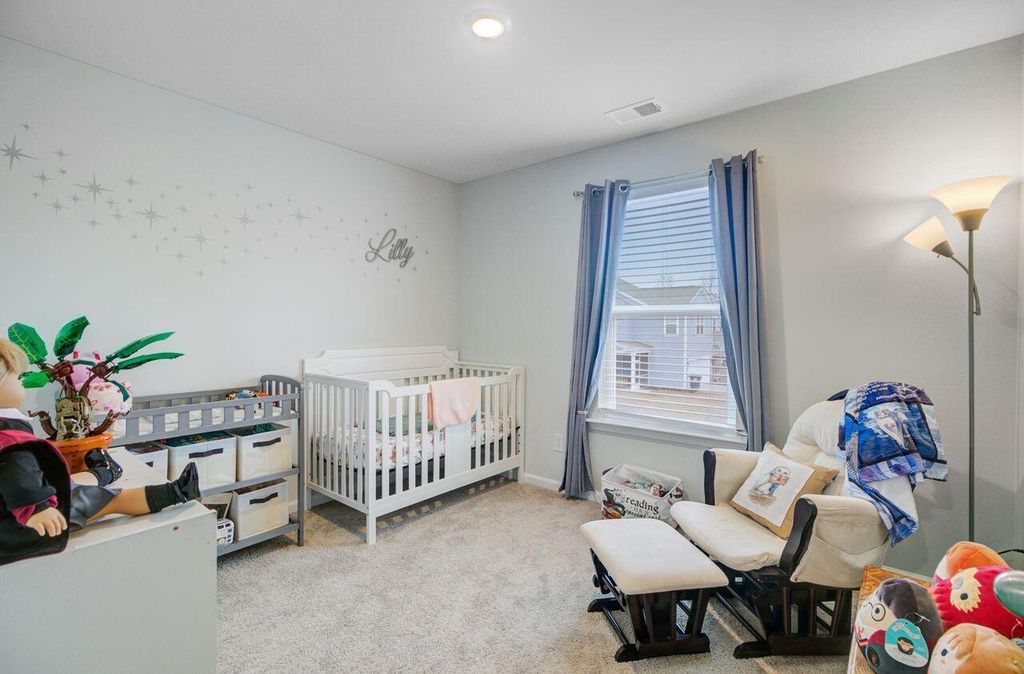 Image 26 of property listing at 405 Oak View Way, Summerville, SC 29483