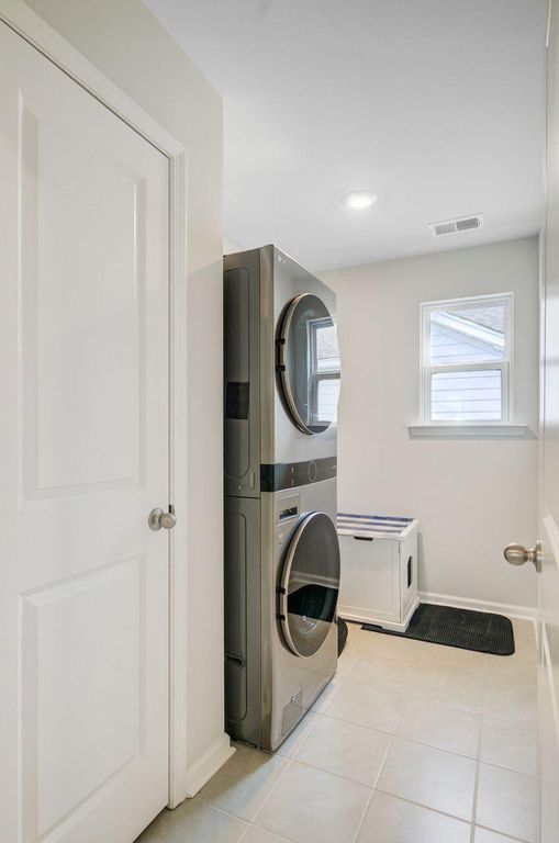 Image 31 of property listing at 405 Oak View Way, Summerville, SC 29483