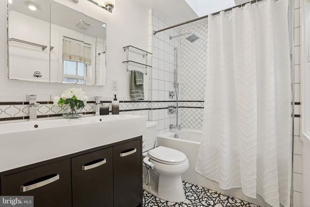 323 S CAMAC ST, Philadelphia, PA 19107