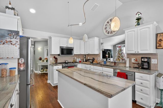 68649 Cornerstone Drive, Washington, MI 48095