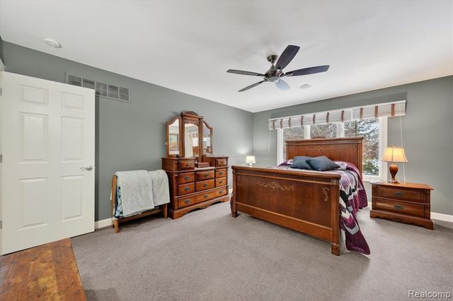 68649 Cornerstone Drive, Washington, MI 48095