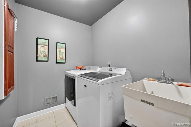 68649 Cornerstone Drive, Washington, MI 48095