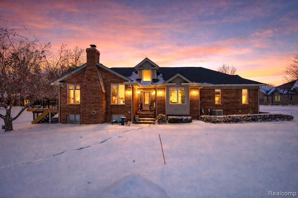 68649 Cornerstone Drive, Washington, MI 48095