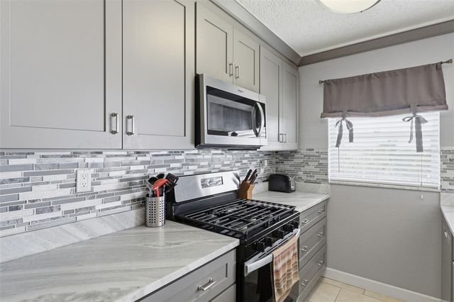 9950 62ND TERRACE N 415, St Petersburg, FL 33708