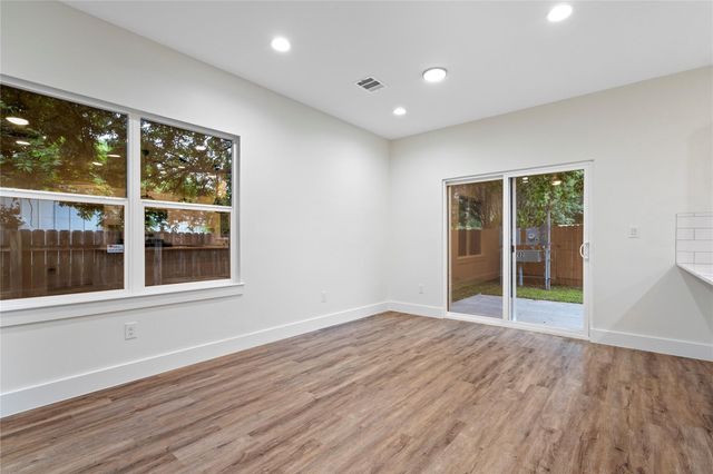 5702 Palo Blanco LN B, Austin, TX 78744