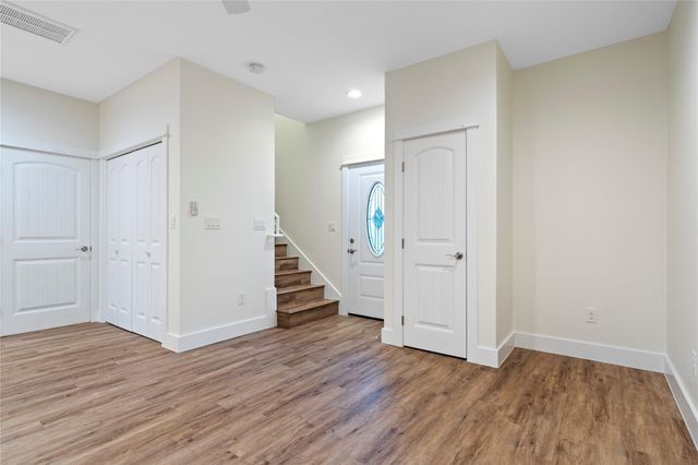 5702 Palo Blanco LN B, Austin, TX 78744