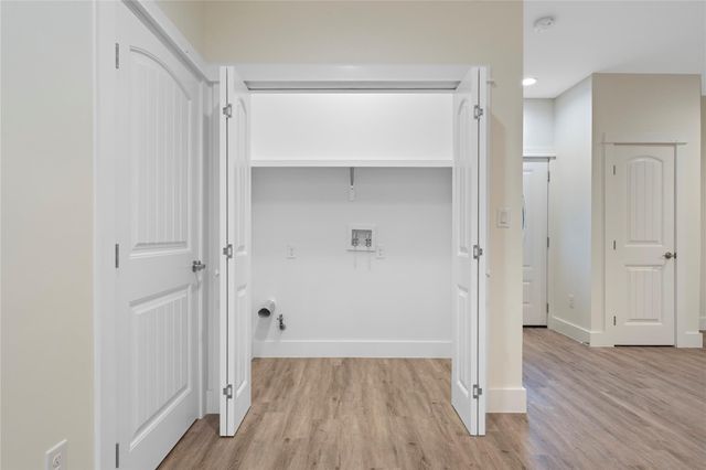 5702 Palo Blanco LN B, Austin, TX 78744
