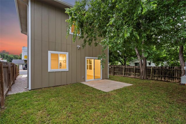 5702 Palo Blanco LN B, Austin, TX 78744