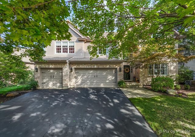 4 Point O Woods Court, Lake In The Hills, IL 60156