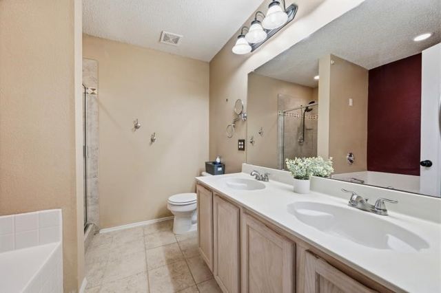8721 Hunters Point Way, Fort Worth, TX 76123