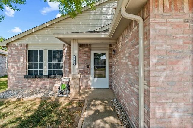 8721 Hunters Point Way, Fort Worth, TX 76123