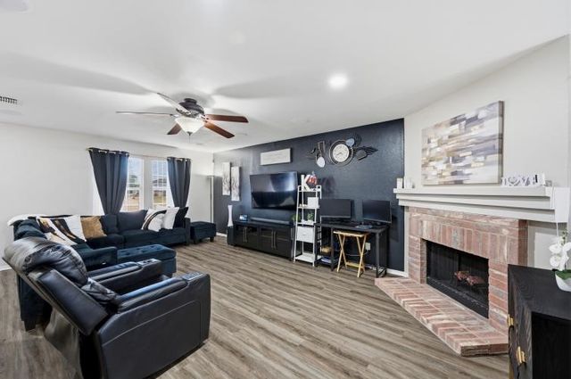 8721 Hunters Point Way, Fort Worth, TX 76123