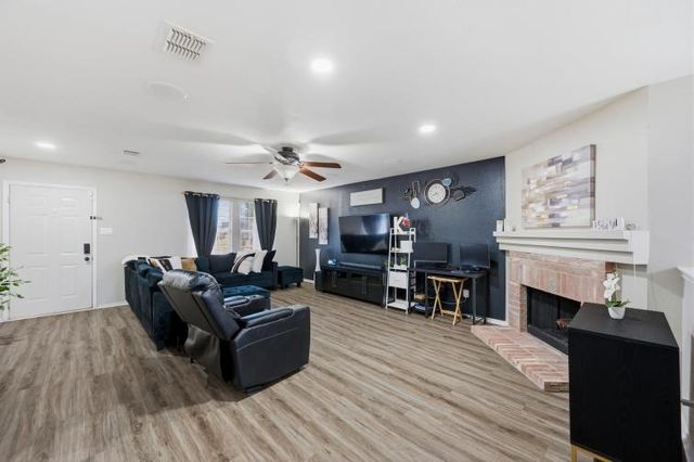 8721 Hunters Point Way, Fort Worth, TX 76123