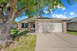 8721 Hunters Point Way, Fort Worth, TX 76123