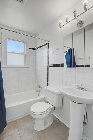 3827 Sentinel Dr, Nashville, TN 37209