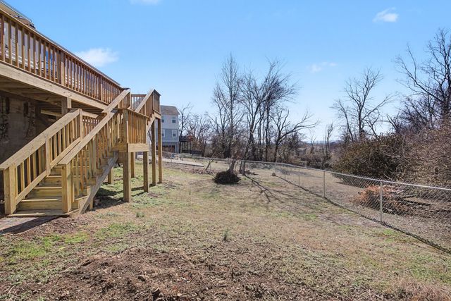 3827 Sentinel Dr, Nashville, TN 37209