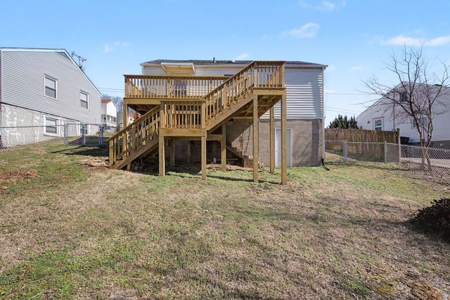 3827 Sentinel Dr, Nashville, TN 37209