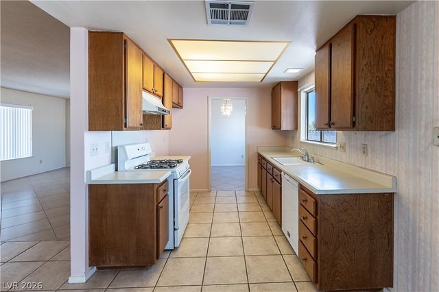 1848 Golden Shadow Drive, Henderson, NV 89002