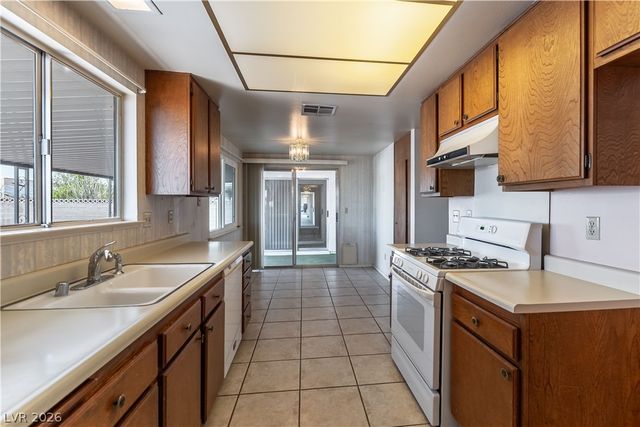 1848 Golden Shadow Drive, Henderson, NV 89002