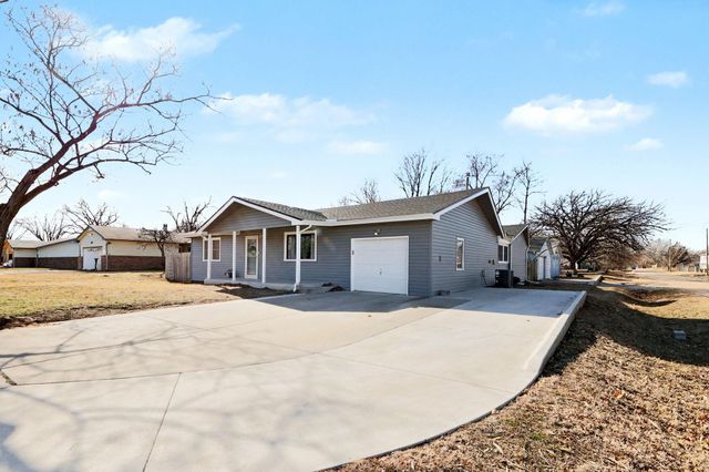761 N Young St, Wichita, KS 67212
