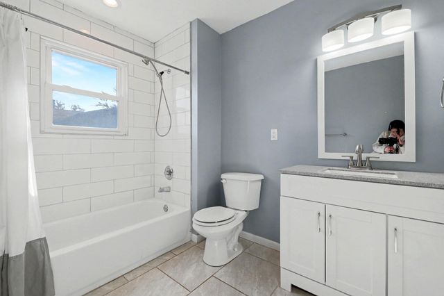 761 N Young St, Wichita, KS 67212