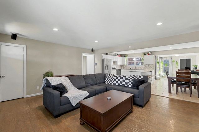 761 N Young St, Wichita, KS 67212