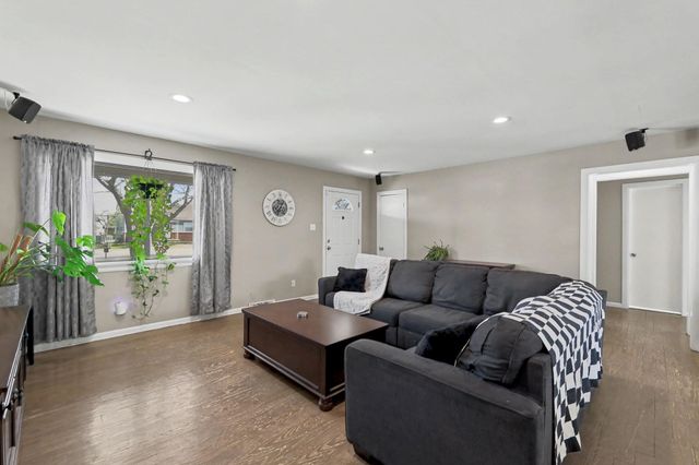 761 N Young St, Wichita, KS 67212