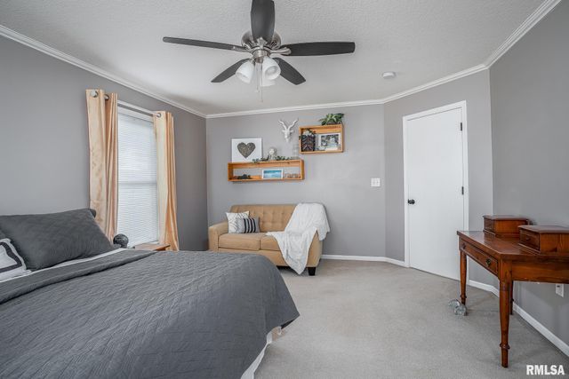 76 PARK VIEW Drive, Eldridge, IA 52748