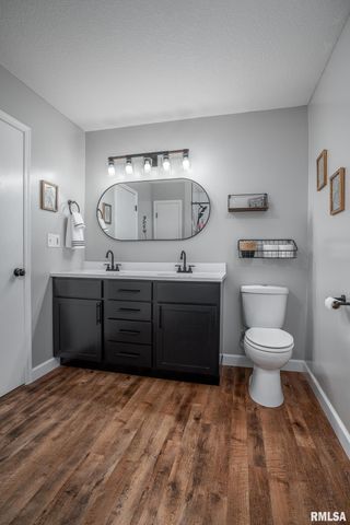 76 PARK VIEW Drive, Eldridge, IA 52748