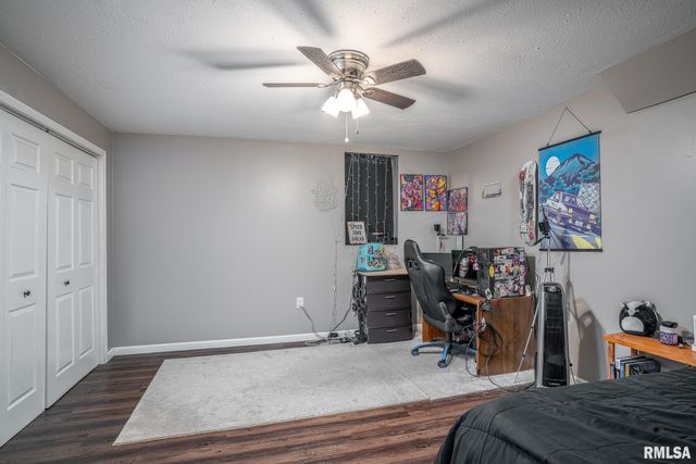 76 PARK VIEW Drive, Eldridge, IA 52748