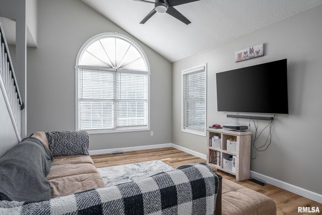 76 PARK VIEW Drive, Eldridge, IA 52748