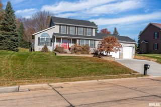 76 PARK VIEW Drive, Eldridge, IA 52748